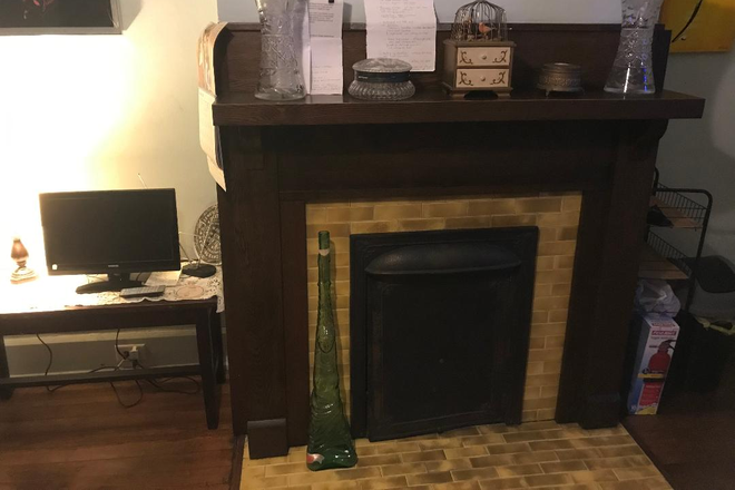 Living with mantle and TV - One person only: Near TU/Loyola Furnished 2-room studio w/utilities paid private entry upstairs back Apartments