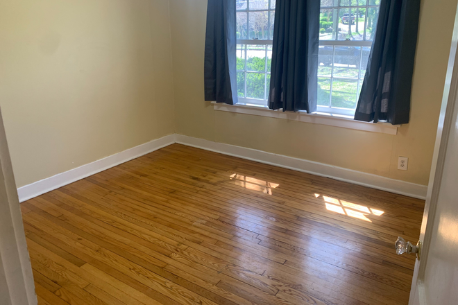 room 2 - Cute 3 bedroom 1 bathroom house in Wedgewood Houston