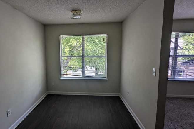 Dining room and office space - Azalea Springs near Marietta Campus