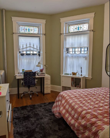 Bedroom - 1 Bed in 3 Bedroom for Rent Apartments