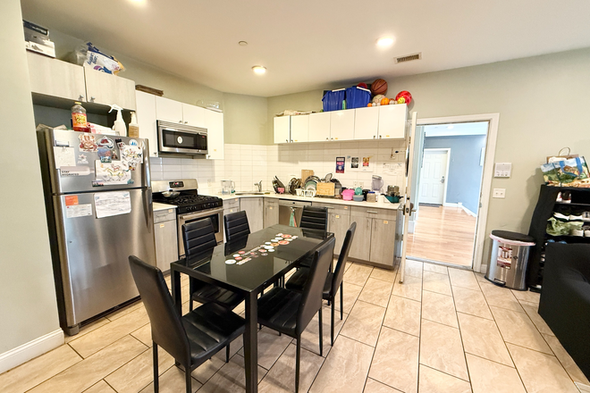 Kitchen - Spacious, Fully Renovated 3-bedroom 2-bath