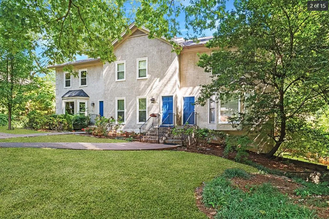 Outside street view - 3Bed Townhouse near Emory