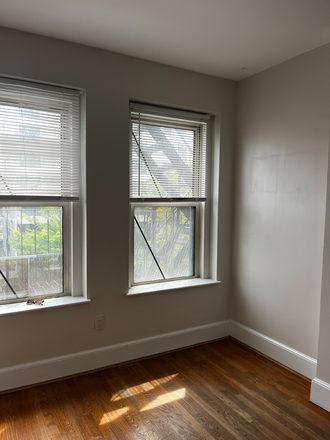Bedroom View - Sun-Drenched South End Sublet — 5 Min Walk to Northeastern