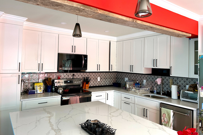 Kitchen - Private Suite in Newly Renovated 3bd 2ba Cape Cod - The Blue House