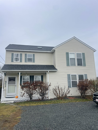 Front of house - Beautiful 2 Bedroom home in Point Judith