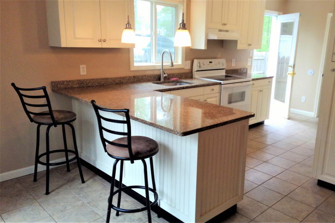 Kitchen - Perfect 2 br Single Family Lake House 15 Min to Campus