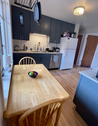 Sunfilled kitchen - Room Sublet in House -Summer 2026