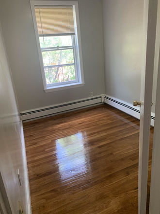 Call NOW for showings! 617-236-8550 - GARDEN STREET - CHARMING BEACON HILL 2 BED W/ HEAT & HOT WATER INC! *AVAIL 6/01/2025* Apartments