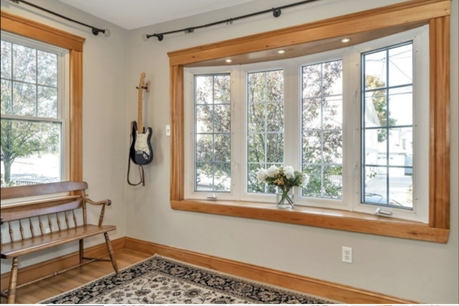 Entryway - Charming 3BR/2BA Single-Family Home Near Tufts, Green Line & I-93