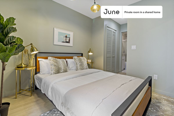 Photo - Private bedroom in 5 bed/3.5 bath Home