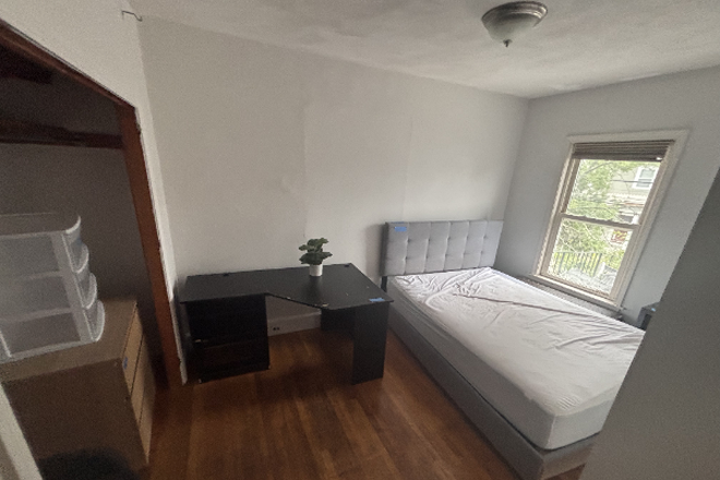 Bedroom - 1 Bedroom in Upstairs Unit of House