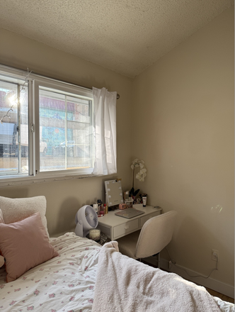 Bedroom - Amazing apartment on the hill