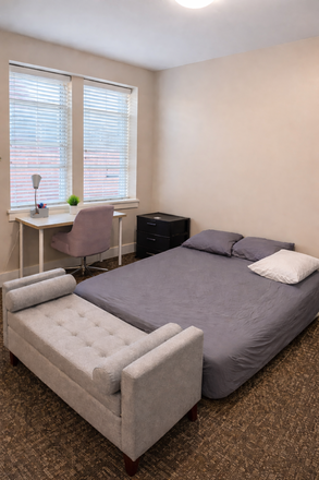 Bedroom - Summer Housing in Delmar Loop, 2 minute walk to United Provisions