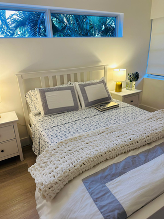 Bedroom - Peaceful single room in Coral Gables, walk or bike to UM House