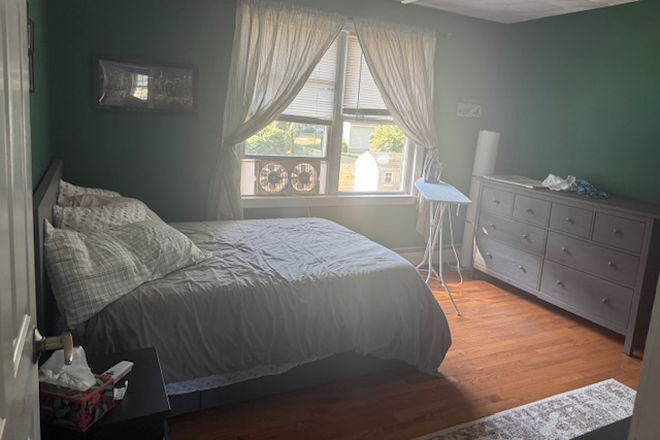 Bedroom - Room Rental in South Kingstown – 2 Miles from URI