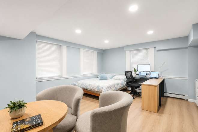 Bedroom - Renovated 1 Bed / 1 Bath | In-Unit Laundry | Walk to Harvard Square Apartments