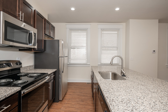 Kitchen - 217 E Rochelle House