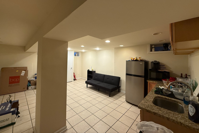 Living 2- Basement - Seeking roommates for 2 Bedrooms& 1 Bath for our 12-month lease starting July 1st- 3 mins to UIC Lib Apartments