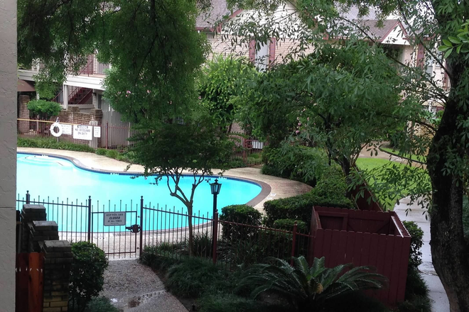 Balcony view - Gorgeous 1 bed/1 bath Condo at Medical Center