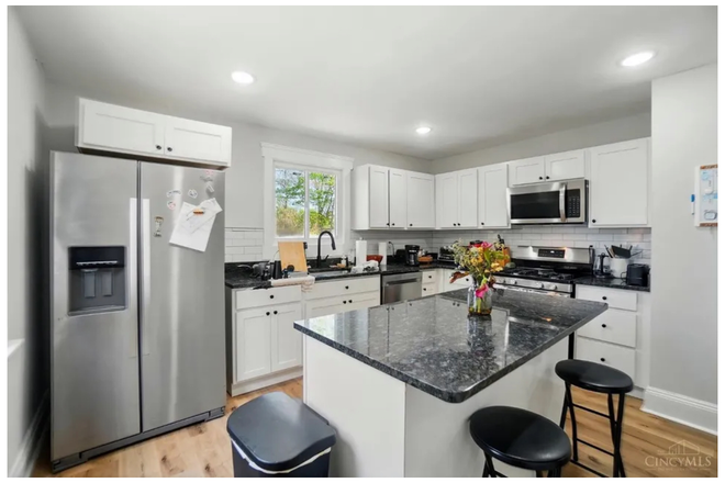 Kitchen - Newly Renovated 5 bed 2 bath house 7 min walk to campus