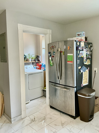 Kitchen - Huge 3 Bed 1 Bath in Brighton!!