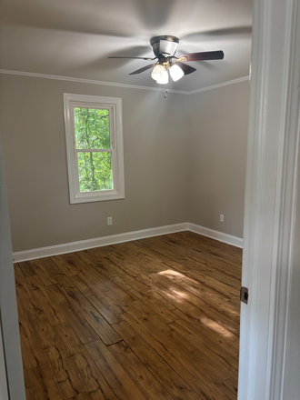 Bedroom - Blue and gray house with fenced yard/ 1 mile from College of Veterinary Medicine