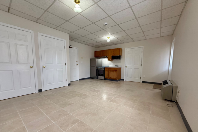 Studio Apartment - Studio Apartment with Brand New Appliances and Parking