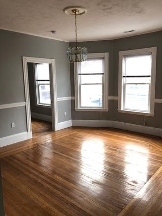 122 Calumet St - No Fee - 4 Beds / 1 Bath - Sept 1