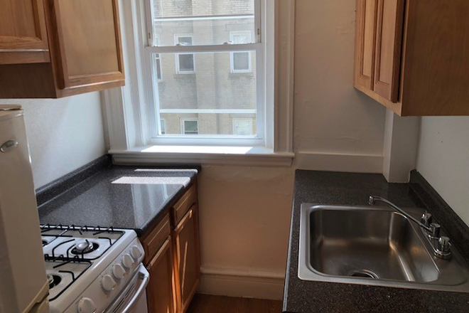 living - LOCATION!! STUDIO WITH HEAT/HOT WATER INCLUDED! NO BROKER FEE, 9/1/26!