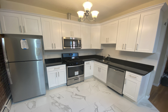 Kitchen - SOUTH END   4 BED 2 BATH  on Columbus Ave.09/01 -NEU Apartments