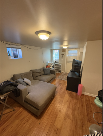Living Room - Four Star, house near campus
