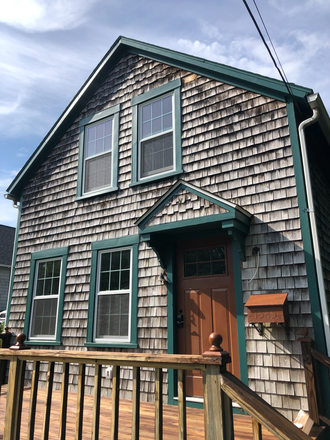 Front of House - Available for a group of 4! 4 bedroom home in South Kingstown!