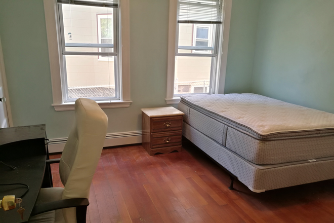 Bedroom, two windows - NO FEE 249 Boston Ave  LARGE Furnished Room in 5 bedroom, 1,300ft apartment - Close to Tufts Medfor