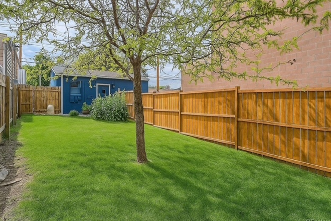 Backyard - Charming bungalow close to campus and to LoHi - Duplex