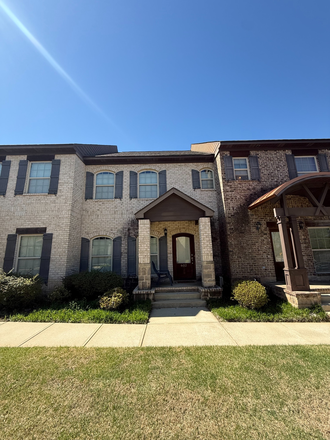 Outside View - 3BR/3BA – Private Bathrooms for Each Room – Minutes from UA – Gated Community