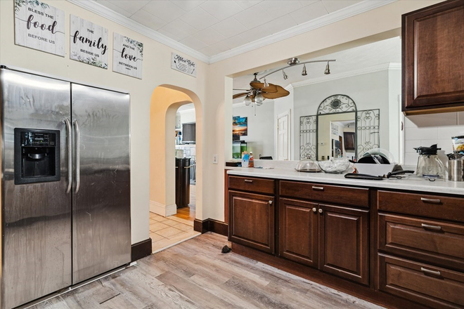 Kitchen - Room available 3Bd 1Ba Townhome