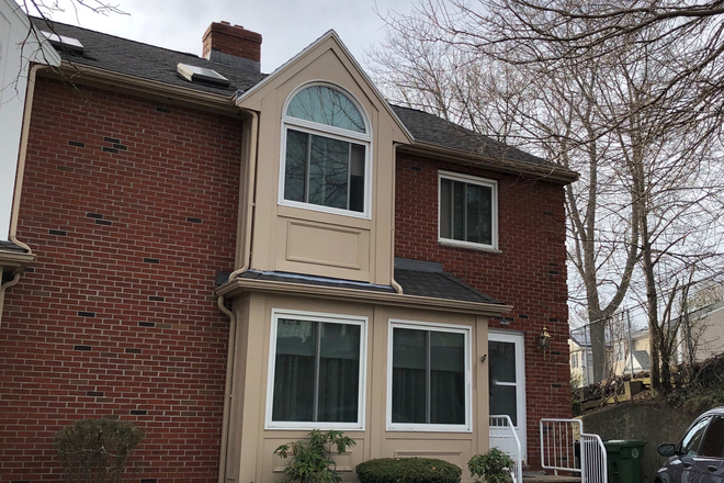 Outside of the unit - 3BR/2.5B TOWNHOUSE