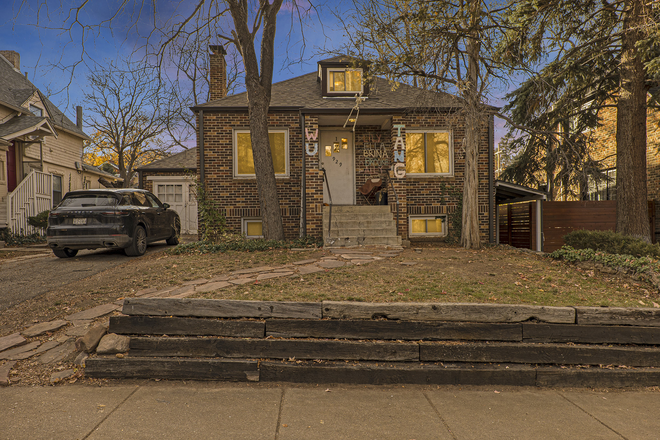 Street View of House - Close to Campus 2 bed, 1 Bath Triplex