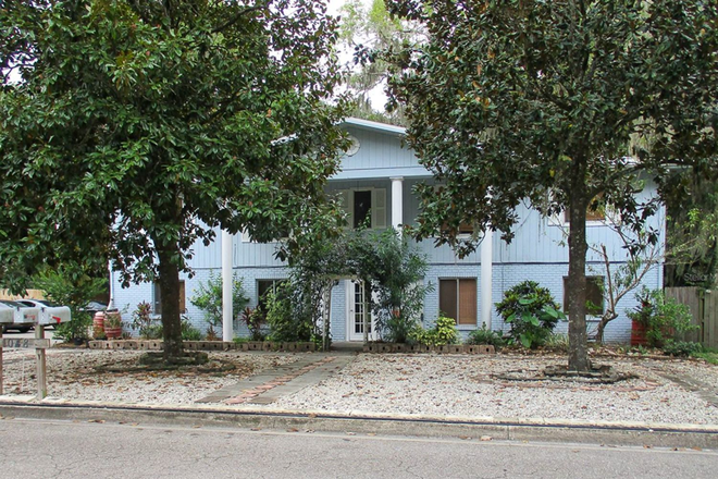  - 2BR/1BA Flat Biking/Walking Distance to UF & Downtown Gainesville