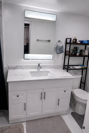 Private bathroom - Private room for rent in a shared 2BR Condo unit at Agnes St.