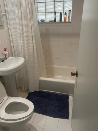 Bathroom - Roberto Lopez House