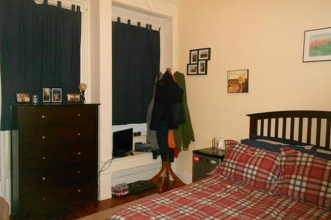 Image 2879085 - Mission Hill 4 Bed with 2 full baths Duplex available September 1st! Apartments