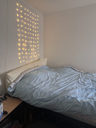 Full Sized Bed - South Campus Commons 1: 4x2