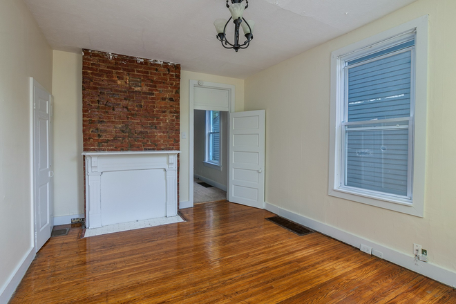 Living Space - Check out 2726 Coy St! House