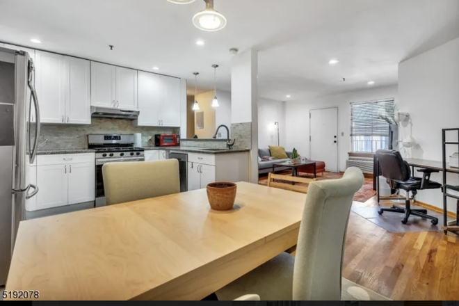 KITCHEN AND LIVING ROOM VIEW. - ONE-BEDROOM W BATHROOM IN A TWO-BDRM APT WITH FEMALE AND DOG. CLOSE TO CAMPUS