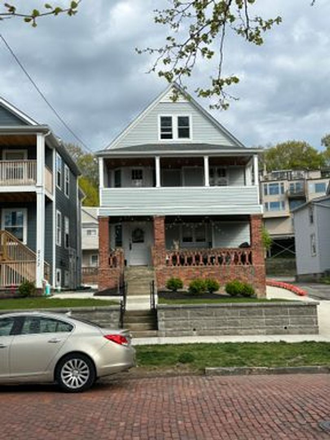  - 2119 Murray Hill LLC