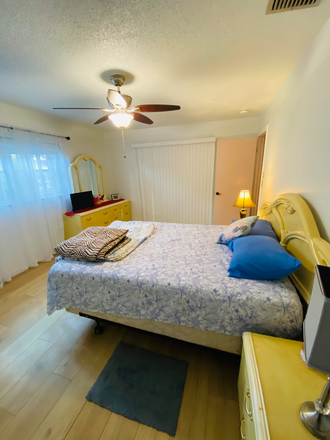 Master Bedroom - Furnished Bedrooms Near FAU, Beach, Laundry, Kitchen & Utilities Included! House