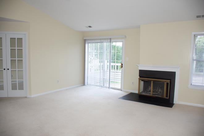 Living room with fireplace - 2BR Condo-Salem Ct-Princeton