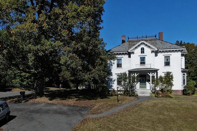 Outside of House - House Close to Campus