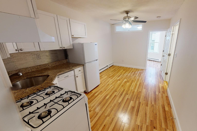 Kitchen - Charming 2 Bedroom Apartment! Great North End Location!